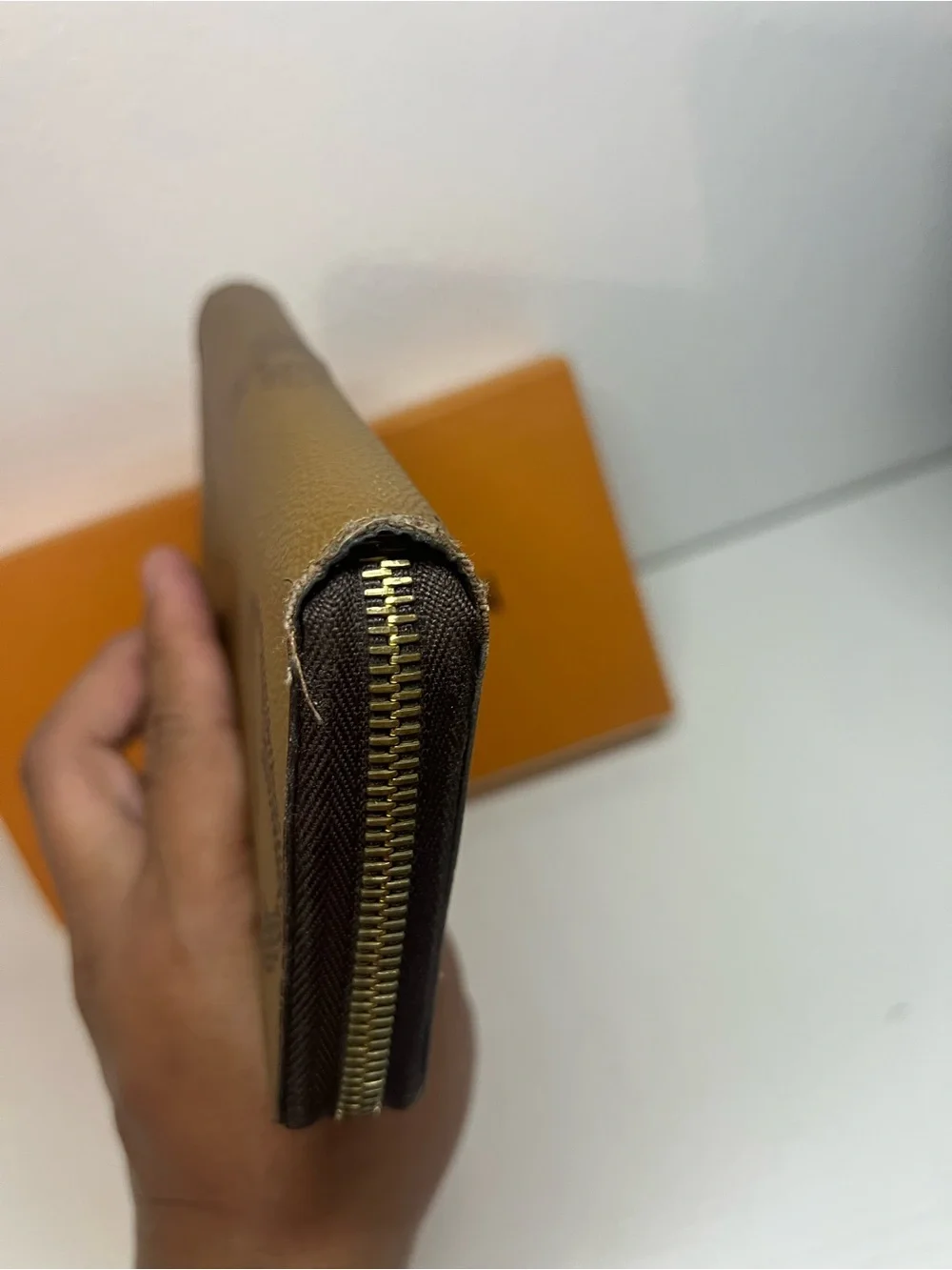 Louis Vuitton Zippy Wallet Reverse Monogram - Picture 4 of 13